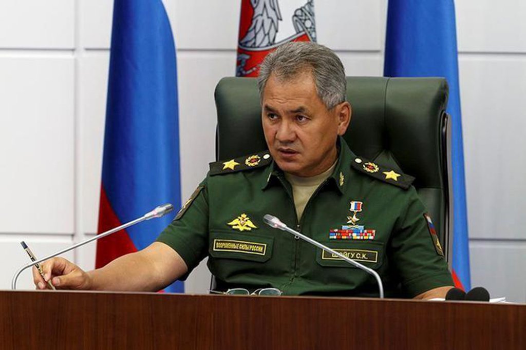 Moscou está pronta para compartilhar suas experiências na luta contra drones, que os terroristas começaram a usar em seus ataques em várias regiões, incluindo a Síria; atualmente, os drones representam um novo tipo de ameaça terrorista para Síria, porque os extremistas os usam em ataques com alcance de mais de 100 quilômetros, revelou o ministro da Defesa russo Sergei Shoigu, durante sua visita em Mianmar; "Um novo tipo de ameaça terrorista — veículos aéreos não tripulados (VANT) — com mais de 10 quilômetros de alcance surgiu na Síria", declarou Shoigu (Foto: Leonardo Lucena) Moscou está pronta para compartilhar suas experiências na luta contra drones, que os terroristas começaram a usar em seus ataques em várias regiões, incluindo a Síria; atualmente, os drones representam um novo tipo de ameaça terrorista para Síria, porque os extremistas os usam em ataques com alcance de mais de 100 quilômetros, revelou o ministro da Defesa russo Sergei Shoigu, durante sua visita em Mianmar; "Um novo tipo de ameaça terrorista — veículos aéreos não tripulados (VANT) — com mais de 10 quilômetros de alcance surgiu na Síria", declarou Shoigu