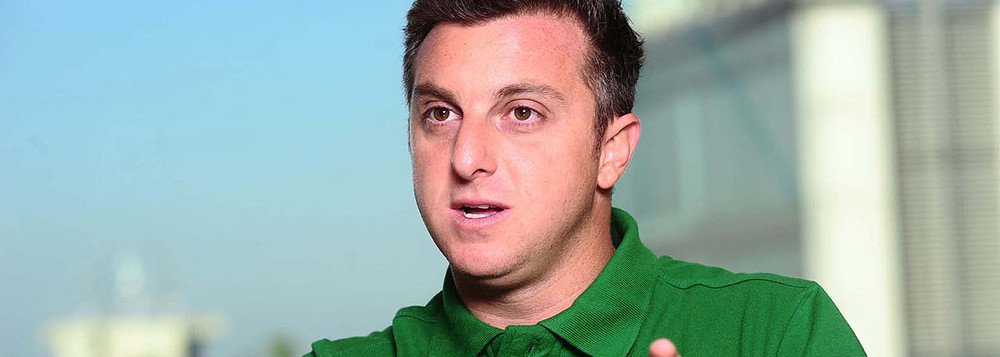O apresentador Luciano Huck anunciará se aceita concorrer à Presidência da República depois do Carnaval; atualmente, ele tende a se candidatar pelo PPS, que lhe ofereceu legenda, mas aliados também articulam o apoio de partidos como o DEM; a Rede Globo que deu o ultimato para Huck, de acordo com a Folha; Huck tem o apoio do ex-presidente FHC, para quem a candidatura do apresentador seria boa para oxigenar a política; posicionamento não pegou bem entre aliados (Foto: Leonardo Lucena) O apresentador Luciano Huck anunciará se aceita concorrer à Presidência da República depois do Carnaval; atualmente, ele tende a se candidatar pelo PPS, que lhe ofereceu legenda, mas aliados também articulam o apoio de partidos como o DEM; a Rede Globo que deu o ultimato para Huck, de acordo com a Folha; Huck tem o apoio do ex-presidente FHC, para quem a candidatura do apresentador seria boa para oxigenar a política; posicionamento não pegou bem entre aliados