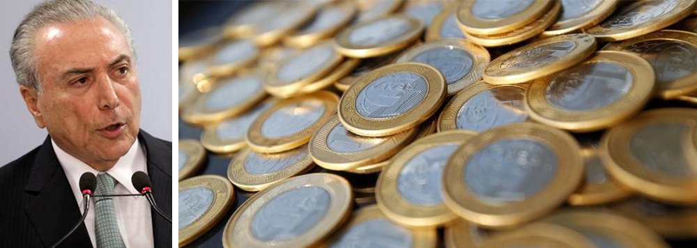 Levantamento feito pelo SPC aponta que em cada 10 brasileiros com renda superior a cinco salários mínimos (R$ 4.690), apenas três (30%) conseguiram encerrar o último mês de novembro com sobras de dinheiro; considerando a população de todas as classes sociais, somente 20% conseguiram fechar novembro com sobras contra 70% de não poupadores; conjuntura econômica do golpe que alçou Michel Temer ao poder segue fazendo estragos junto à população e já deixou mais de 12 milhões de desempregados (Foto: Paulo Emílio) Levantamento feito pelo SPC aponta que em cada 10 brasileiros com renda superior a cinco salários mínimos (R$ 4.690), apenas três (30%) conseguiram encerrar o último mês de novembro com sobras de dinheiro; considerando a população de todas as classes sociais, somente 20% conseguiram fechar novembro com sobras contra 70% de não poupadores; conjuntura econômica do golpe que alçou Michel Temer ao poder segue fazendo estragos junto à população e já deixou mais de 12 milhões de desempregados