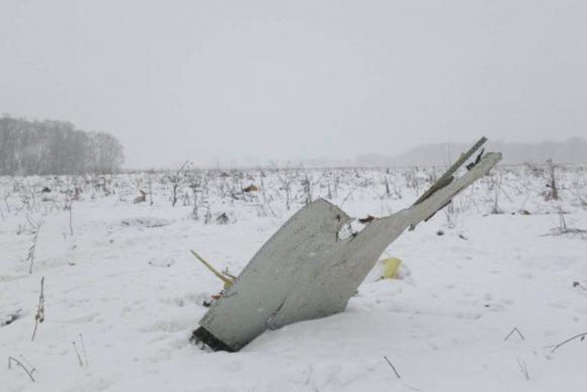 O ministro de Transportes da Rússia, Maxim Sokolov, chefe da comissão governamental encarregada de investigar o acidente com o avião bimotor AN-148, que caiu nos arredores de Moscou neste domingo (11) e matou as 71 pessoas a bordo, indicou as vítimas, todas russas, serão identificadas por exames de DNA; o avião, da empresa aérea Saratov Airlines, desapareceu dos radares minutos após decolar do aeroporto internacional de Domodedovo, em Moscou (Foto: Charles Nisz) O ministro de Transportes da Rússia, Maxim Sokolov, chefe da comissão governamental encarregada de investigar o acidente com o avião bimotor AN-148, que caiu nos arredores de Moscou neste domingo (11) e matou as 71 pessoas a bordo, indicou as vítimas, todas russas, serão identificadas por exames de DNA; o avião, da empresa aérea Saratov Airlines, desapareceu dos radares minutos após decolar do aeroporto internacional de Domodedovo, em Moscou