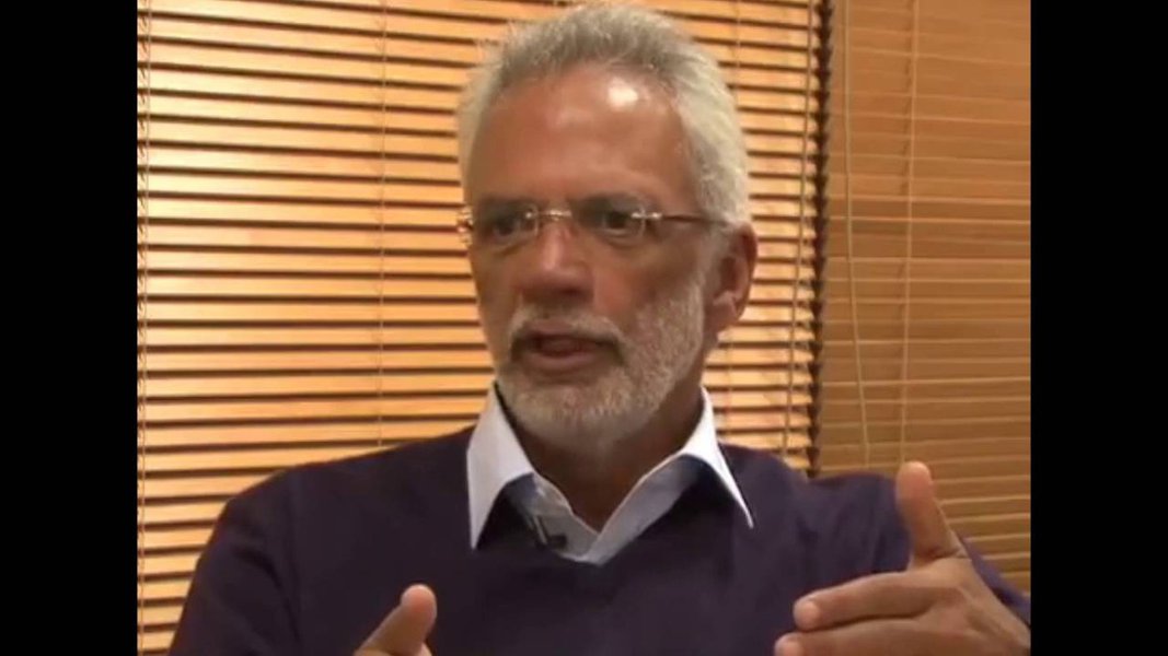 O empresário Marcel Telles, um dos três nomes por trás do império formado pela AB InBev, Burger King e Heinz na 3G, renunciou ao seu assento no Conselho de Administração da Ambev; o Conselho elegeu Milton Seligman para ocupar o cargo antes ocupado por Telles até a Assembleia Geral Ordinária de 2020 (Foto: Romulo Faro) O empresário Marcel Telles, um dos três nomes por trás do império formado pela AB InBev, Burger King e Heinz na 3G, renunciou ao seu assento no Conselho de Administração da Ambev; o Conselho elegeu Milton Seligman para ocupar o cargo antes ocupado por Telles até a Assembleia Geral Ordinária de 2020
