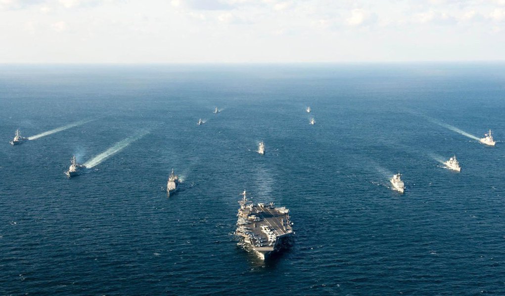 Grupo de 17 países, incluindo os EUA, divulgou comunicado de apoio às resoluções do Conselho de Segurança da ONU e se comprometeu a interceptar navios e cargas que violam o embargo contra a Coreia do Norte.; iniciativa foi apoiada pelos EUA, Coreia do Sul, Japão, Reino Unido, Alemanha, Austrália, Argentina, Canadá, Dinamarca, França, Grécia, Itália, Países Baixos, Nova Zelândia, Noruega, Polônia e Cingapura; Conselho de Segurança da ONU tem agravado as sanções rigorosas contra Pyongyang devido a seu programa nuclear e de mísseis (Foto: Paulo Emílio) Grupo de 17 países, incluindo os EUA, divulgou comunicado de apoio às resoluções do Conselho de Segurança da ONU e se comprometeu a interceptar navios e cargas que violam o embargo contra a Coreia do Norte.; iniciativa foi apoiada pelos EUA, Coreia do Sul, Japão, Reino Unido, Alemanha, Austrália, Argentina, Canadá, Dinamarca, França, Grécia, Itália, Países Baixos, Nova Zelândia, Noruega, Polônia e Cingapura; Conselho de Segurança da ONU tem agravado as sanções rigorosas contra Pyongyang devido a seu programa nuclear e de mísseis