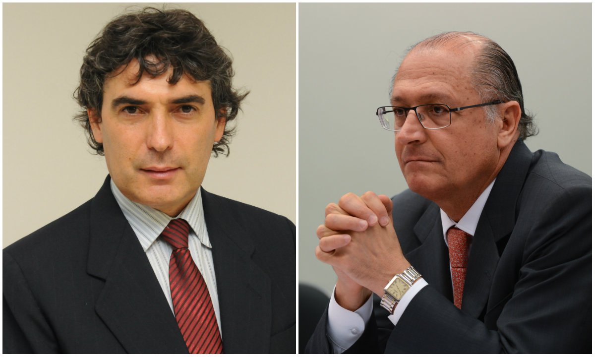 A Assembleia Legislativa recebeu do Poder Executivo, em 1o de fevereiro, o Projeto de Lei 1/2018, que prevê “reajuste” salarial de 3,5% para o funcionalismo em geral, de 4% para a Segurança Pública, e de 7% para o magistério; para Carlos Giannazi (PSOL), o reajuste representa “um atentado à dignidade dos servidores paulistas”, há mais de quatro anos sem aumento; Giannazi protocolou emendas para que a reposição seja de 31,4% para todas as categorias (Foto: Charles Nisz) A Assembleia Legislativa recebeu do Poder Executivo, em 1o de fevereiro, o Projeto de Lei 1/2018, que prevê “reajuste” salarial de 3,5% para o funcionalismo em geral, de 4% para a Segurança Pública, e de 7% para o magistério; para Carlos Giannazi (PSOL), o reajuste representa “um atentado à dignidade dos servidores paulistas”, há mais de quatro anos sem aumento; Giannazi protocolou emendas para que a reposição seja de 31,4% para todas as categorias