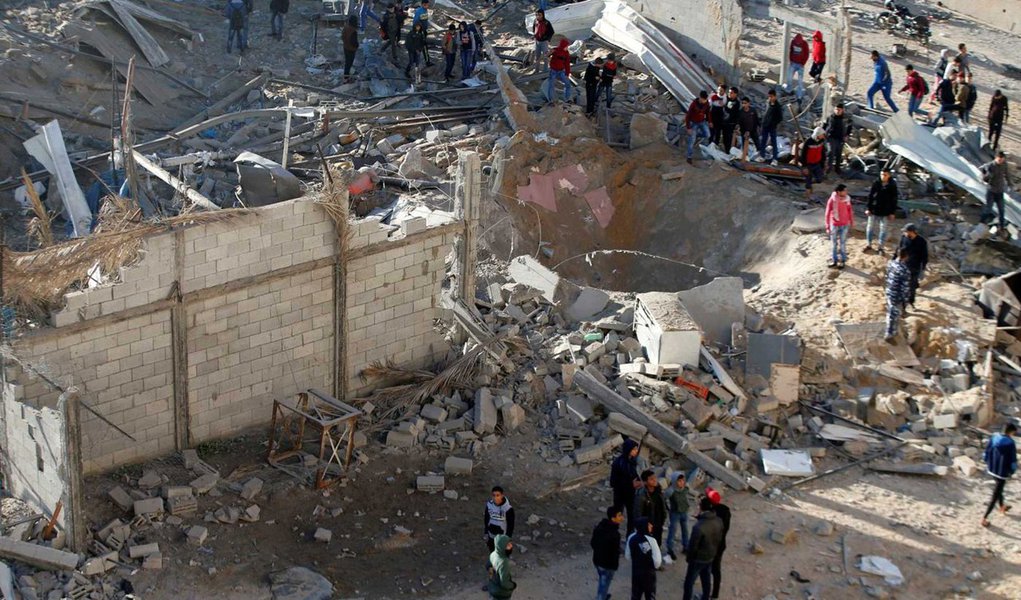Quatro entidades judaico-brasileiras assinaram uma nota condenando o que consideram "graves violações aos direitos humanos que tiveram lugar em Israel nos últimos dias, tais como a decisão de expulsar os refugiados africanos que buscaram refúgio em Israel, a prisão da jovem ativista palestina Ahed Tamimi e a pena de Morte para terroristas" (Foto: Paulo Emílio) Quatro entidades judaico-brasileiras assinaram uma nota condenando o que consideram "graves violações aos direitos humanos que tiveram lugar em Israel nos últimos dias, tais como a decisão de expulsar os refugiados africanos que buscaram refúgio em Israel, a prisão da jovem ativista palestina Ahed Tamimi e a pena de Morte para terroristas"