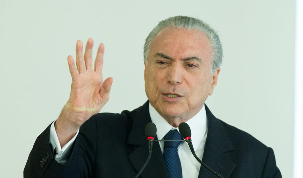 Secretaria do Tesouro Nacional estima que a Dívida Bruta do Governo, que inclui tanto a dívida federal como dos estados e as compromissadas, chegue a 74,8% do PIB do Brasil em 2018; porcentagem, pela projeção, crescerá em 2019 para 76,8% e chegará a 79,2% em 2026.; de acordo com a secretária do Tesouro Nacional, Ana Paula Vescovi, o Brasil tem hoje dívida muito elevada em relação a países com estágio de desenvolvimento semelhante; países emergentes têm, em média, dívida pública bruta de 48% do PIB (Foto: Paulo Emílio) Secretaria do Tesouro Nacional estima que a Dívida Bruta do Governo, que inclui tanto a dívida federal como dos estados e as compromissadas, chegue a 74,8% do PIB do Brasil em 2018; porcentagem, pela projeção, crescerá em 2019 para 76,8% e chegará a 79,2% em 2026.; de acordo com a secretária do Tesouro Nacional, Ana Paula Vescovi, o Brasil tem hoje dívida muito elevada em relação a países com estágio de desenvolvimento semelhante; países emergentes têm, em média, dívida pública bruta de 48% do PIB
