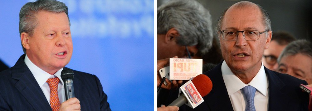 "O nunca pacífico ninho tucano está mais às bicadas do que nunca. O prefeito de Manaus, Arthur Virgílio, anunciou que não participará mais da prévia para escolher o candidato do PSDB à Presidência", aponta Fernando Brito, editor do Tijolaço (Foto: Leonardo Attuch) "O nunca pacífico ninho tucano está mais às bicadas do que nunca. O prefeito de Manaus, Arthur Virgílio, anunciou que não participará mais da prévia para escolher o candidato do PSDB à Presidência", aponta Fernando Brito, editor do Tijolaço