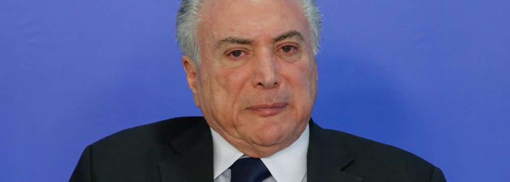 "Para justificar a presepada da intervenção no Rio de Janeiro, Michel Temer declarou que 'as cenas do Carnaval revelaram uma agressividade muito grande e uma desorganização social e até moral muito acentuada. As pessoas lá não têm mais limites'", escreve o jornalista Kiko Nogueira, no Diario do Centro do Mundo; "É mentira. Manipulação grosseira", diz; blogueiro aponta, com base em dados oficiais, 9062 ocorrências de 13 a 18 de fevereiro de 2015 contra 5865 de 9 a 14 de fevereiro deste ano (Foto: Leonardo Lucena) "Para justificar a presepada da intervenção no Rio de Janeiro, Michel Temer declarou que 'as cenas do Carnaval revelaram uma agressividade muito grande e uma desorganização social e até moral muito acentuada. As pessoas lá não têm mais limites'", escreve o jornalista Kiko Nogueira, no Diario do Centro do Mundo; "É mentira. Manipulação grosseira", diz; blogueiro aponta, com base em dados oficiais, 9062 ocorrências de 13 a 18 de fevereiro de 2015 contra 5865 de 9 a 14 de fevereiro deste ano