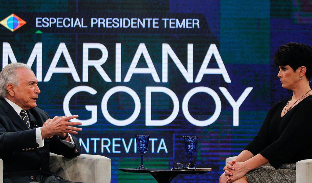 Rejeitado por mais de 90% da população brasileira, Michel Temer disse que a reforma da Previdência deve a votação nas próximas semanas, independentemente do resultado. "Nós estamos chegando à conclusão de que não há como deixar esse tema permanentemente o ano todo", disse Temer em entrevista à jornalista Mariana Godoy, da Rede TV; "Isso tem que ser votado pelo menos em primeiro turno até o final de fevereiro, começo de março. Se não for votado, aí realmente nós reconhecemos que fica difícil", completou (Foto: Aquiles Lins) Rejeitado por mais de 90% da população brasileira, Michel Temer disse que a reforma da Previdência deve a votação nas próximas semanas, independentemente do resultado. "Nós estamos chegando à conclusão de que não há como deixar esse tema permanentemente o ano todo", disse Temer em entrevista à jornalista Mariana Godoy, da Rede TV; "Isso tem que ser votado pelo menos em primeiro turno até o final de fevereiro, começo de março. Se não for votado, aí realmente nós reconhecemos que fica difícil", completou