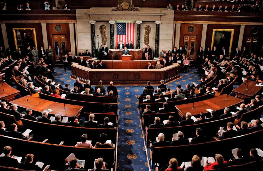 Senado dos Estados Unidos (EUA) aprovou, na madrugada desta sexta-feira (9), um projeto de Orçamento para os próximos dois anos, faltando agora o sinal verde da Câmara Baixa, que permitiria a reabertura do governo, em fechamento parcial administrativo; projeto recebeu o apoio de grande parte dos democratas e foi aprovado com 71 votos a favor e 28 contra, informou a agência EFE (Foto: Aquiles Lins) Senado dos Estados Unidos (EUA) aprovou, na madrugada desta sexta-feira (9), um projeto de Orçamento para os próximos dois anos, faltando agora o sinal verde da Câmara Baixa, que permitiria a reabertura do governo, em fechamento parcial administrativo; projeto recebeu o apoio de grande parte dos democratas e foi aprovado com 71 votos a favor e 28 contra, informou a agência EFE