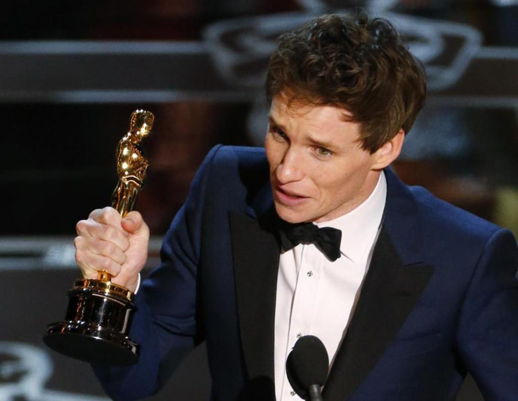 O vencedor do Oscar Eddie Redmayne disse que a campanha de Hollywood por igualdade de gêneros já "deveria ter acontecido há muito tempo" e que "uma enorme mudança" ainda é necessária; "Eu acho que o fato de que no ano passado três dos principais filmes foram estrelados por mulheres está mostrando que há mudança, mas uma mudança enorme ainda é necessária. É uma coisa do sistema, eu acho" (Foto: Leonardo Lucena) O vencedor do Oscar Eddie Redmayne disse que a campanha de Hollywood por igualdade de gêneros já "deveria ter acontecido há muito tempo" e que "uma enorme mudança" ainda é necessária; "Eu acho que o fato de que no ano passado três dos principais filmes foram estrelados por mulheres está mostrando que há mudança, mas uma mudança enorme ainda é necessária. É uma coisa do sistema, eu acho"