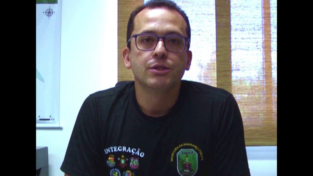 O envio da força-tarefa não tem ligação com nenhum fato isolado, disse o secretário de Segurança do Ceará, André Costa, sobre a equipe do Ministério da Justiça que está em Fortaleza para ajudar a combater o crime organizado. Ele negou que a ação tenha sido motivada pela morte de dois homens apontados como líderes do PCC, no último final de semana
(Foto: Fatima 247) O envio da força-tarefa não tem ligação com nenhum fato isolado, disse o secretário de Segurança do Ceará, André Costa, sobre a equipe do Ministério da Justiça que está em Fortaleza para ajudar a combater o crime organizado. Ele negou que a ação tenha sido motivada pela morte de dois homens apontados como líderes do PCC, no último final de semana