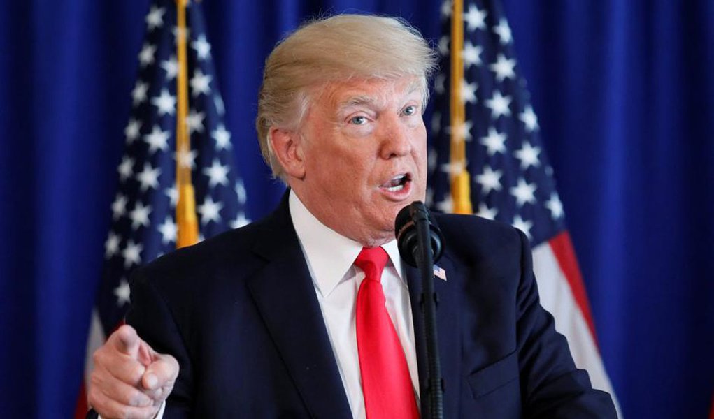 O presidente dos Estados Unidos, Donald Trump, disse nesta sexta-feira que adiará sanções nucleares contra o Irã pela última vez para dar a Washington e seus aliados europeus a chance de consertar as “falhas terríveis” do acordo nuclear de 2015 (Foto: Leonardo Lucena) O presidente dos Estados Unidos, Donald Trump, disse nesta sexta-feira que adiará sanções nucleares contra o Irã pela última vez para dar a Washington e seus aliados europeus a chance de consertar as “falhas terríveis” do acordo nuclear de 2015