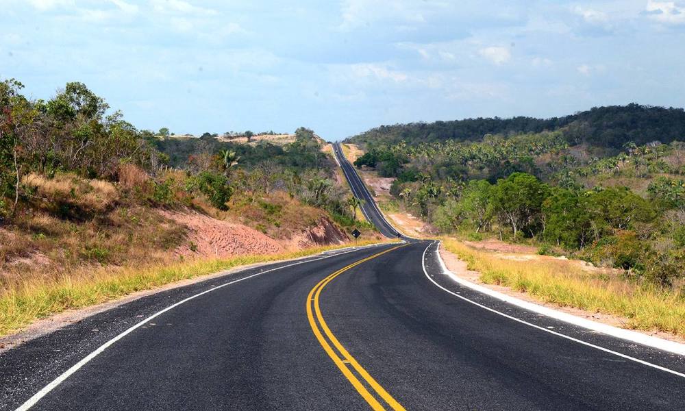 O Governo do Tocantins trabalha para recuperar as rodovias em vários municípios do Estado; com financiamento do Banco Mundial (Bird), o estado está reconstruindo cerca de 1,5 mil km de rodovias estaduais; na segunda etapa do programa, mais 1.382 km serão beneficiados (Foto: Charles Nisz) O Governo do Tocantins trabalha para recuperar as rodovias em vários municípios do Estado; com financiamento do Banco Mundial (Bird), o estado está reconstruindo cerca de 1,5 mil km de rodovias estaduais; na segunda etapa do programa, mais 1.382 km serão beneficiados