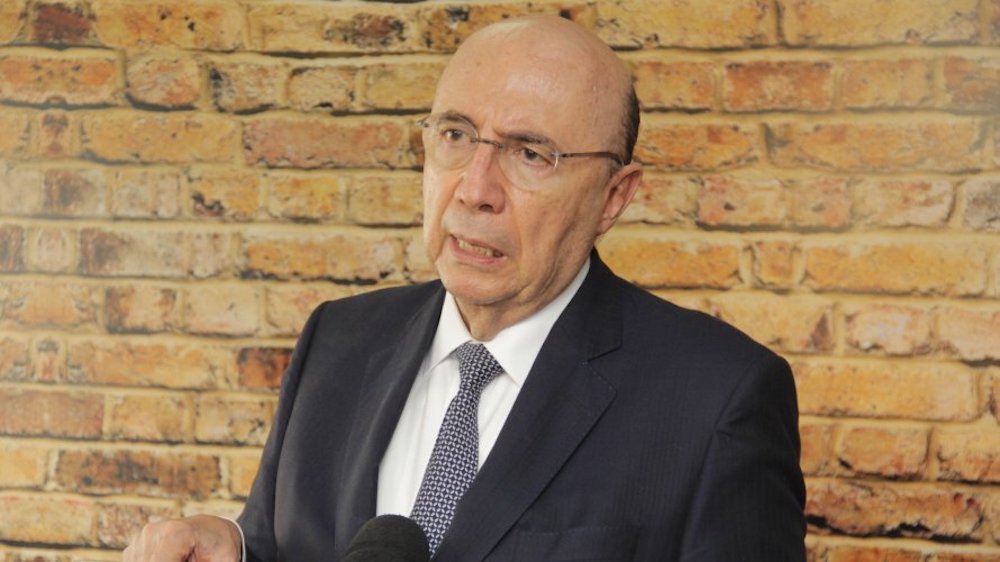 Cotado como pré-candidato do PSD à presidência da República, o ministro da Fazenda, Henrique Meirelles, disse nesta segunda-feira em Salvador que só vai tratar o assunto no próximo ano; "Estou muito concentrado hoje no crescimento econômico brasileiro, fazer com que o país volte a crescer, porque isso é o que vai ser fundamental", disse o chefe da equipe econômica de Michel Temer; ele participou da abertura do 4º Fórum de Economia Baiana (Foto: Romulo Faro) Cotado como pré-candidato do PSD à presidência da República, o ministro da Fazenda, Henrique Meirelles, disse nesta segunda-feira em Salvador que só vai tratar o assunto no próximo ano; "Estou muito concentrado hoje no crescimento econômico brasileiro, fazer com que o país volte a crescer, porque isso é o que vai ser fundamental", disse o chefe da equipe econômica de Michel Temer; ele participou da abertura do 4º Fórum de Economia Baiana