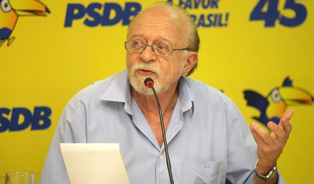 Novo presidente interino do PSDB, o ex-governador de São Paulo Alberto Goldman se propõe a trabalhar pela unidade do partido e diz ser "impossível ter uma disputa entre chapas para o diretório nacional"; "Temos que acertar um diretório único", defende, sobre a convenção que acontecerá daqui um mês; ele evita se manifestar sobre se é contra ou favor o desembarque do governo Temer (Foto: Gisele Federicce) Novo presidente interino do PSDB, o ex-governador de São Paulo Alberto Goldman se propõe a trabalhar pela unidade do partido e diz ser "impossível ter uma disputa entre chapas para o diretório nacional"; "Temos que acertar um diretório único", defende, sobre a convenção que acontecerá daqui um mês; ele evita se manifestar sobre se é contra ou favor o desembarque do governo Temer