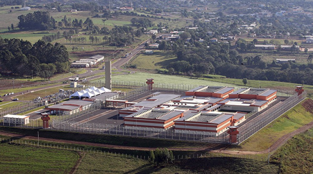 Presos de 34 presídios estaduais e federais, em sete estados, organizaram, nos últimos dias, rebeliões e protestos inclusive com greve de fome; na situação considerada mais grave, em Cascavel, no Paraná, dois detentos foram assassinados; alguns governos estaduais afirmam que os atos são ordenados por facções criminosas (Foto: Voney Malta) Presos de 34 presídios estaduais e federais, em sete estados, organizaram, nos últimos dias, rebeliões e protestos inclusive com greve de fome; na situação considerada mais grave, em Cascavel, no Paraná, dois detentos foram assassinados; alguns governos estaduais afirmam que os atos são ordenados por facções criminosas