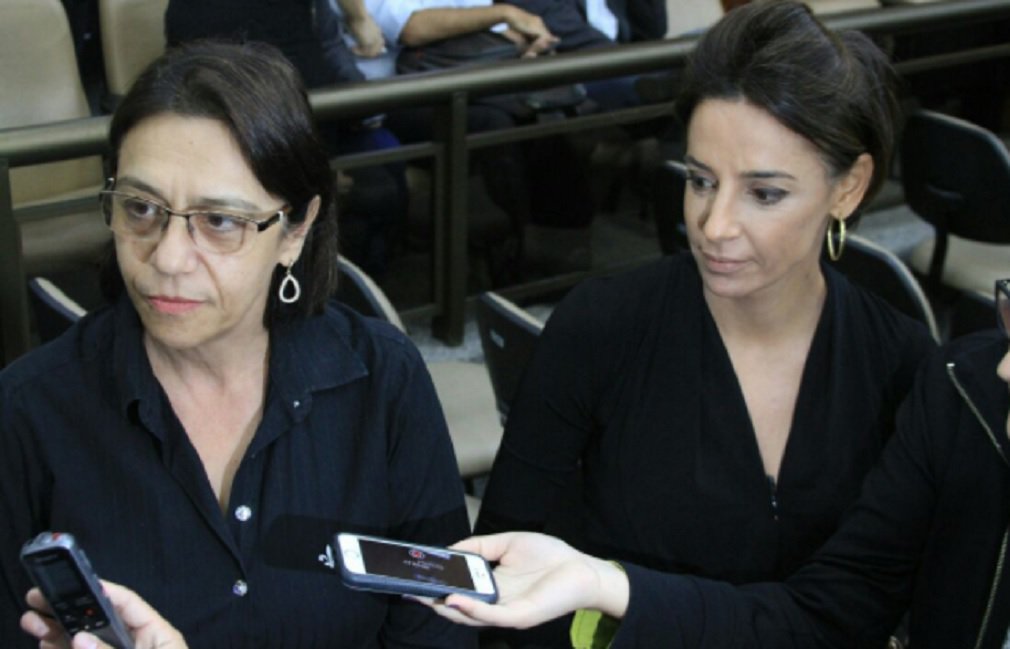Os vereadores por Goiânia aprovaram, na manhã desta quarta-feira (4), um requerimento de convocação da secretária municipal de Saúde, Fátima Mrué; por unanimidade, a Câmara decidiu que a auxiliar do prefeito Iris Rezende (PMDB) deve prestar esclarecimentos sobre o crise que atinge a área desde o começo do ano; como se trata de uma convocação, e não um convite, deve ser atendido sob pena de condução coercitiva (Foto: José Barbacena) Os vereadores por Goiânia aprovaram, na manhã desta quarta-feira (4), um requerimento de convocação da secretária municipal de Saúde, Fátima Mrué; por unanimidade, a Câmara decidiu que a auxiliar do prefeito Iris Rezende (PMDB) deve prestar esclarecimentos sobre o crise que atinge a área desde o começo do ano; como se trata de uma convocação, e não um convite, deve ser atendido sob pena de condução coercitiva