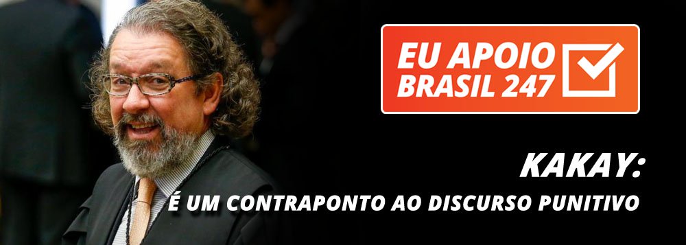 O advogado Antônio Carlos de Almeida Castro, o Kakay, também apoia a campanha de assinaturas solidárias do 247. "Nesse momento em que só tem voz, principalmente na grande mídia, o discurso punitivo, é importante que a gente tenha esse portal, que garanta a liberdade de expressão e o acesso ao outro lado de uma verdade, que muitas vezes vem encomendada", diz ele (Foto: Leonardo Attuch) O advogado Antônio Carlos de Almeida Castro, o Kakay, também apoia a campanha de assinaturas solidárias do 247. "Nesse momento em que só tem voz, principalmente na grande mídia, o discurso punitivo, é importante que a gente tenha esse portal, que garanta a liberdade de expressão e o acesso ao outro lado de uma verdade, que muitas vezes vem encomendada", diz ele