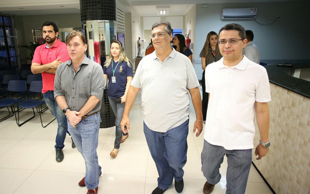 O governador Flávio Dino entregou, em São Luís, o Hospital de Traumatologia e Ortopedia (HTO), uma unidade inédita no estado capaz de atender casos de alta complexidade; com o novo prédio, a rede pública estadual na capital passa das atuais 80 cirurgias por mês para 400; ou seja, a capacidade é multiplicada por cinco, o que vai desafogar a fila por cirurgias. Em 2014, eram apenas 30 cirurgias por mês (Foto: Leonardo Lucena) O governador Flávio Dino entregou, em São Luís, o Hospital de Traumatologia e Ortopedia (HTO), uma unidade inédita no estado capaz de atender casos de alta complexidade; com o novo prédio, a rede pública estadual na capital passa das atuais 80 cirurgias por mês para 400; ou seja, a capacidade é multiplicada por cinco, o que vai desafogar a fila por cirurgias. Em 2014, eram apenas 30 cirurgias por mês