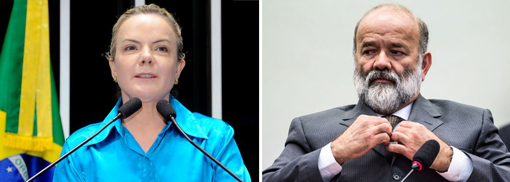 Em nota, a presidente nacional do PT, senadora Gleisi Hoffmann (PR), afirma que a segunda absolvição de João Vaccari Neto, ex-tesoureiro do partido, no TRF4, "mostra que o Judiciário pode sim corrigir as arbitrariedades da Vara de Curitiba", comandada pelo juiz federal Sergio Moro; "O PT confia que também serão reconhecidas as injustiças contra o companheiro Jose Dirceu, que tem nossa total solidariedade", diz Gleisi; o ex-ministro José Dirceu teve sua condenação confirmada pelo tribunal nesta terça-feira, que aumentou sua pena em dez anos, para 30 anos e 9 meses de prisão (Foto: Gisele Federicce) Em nota, a presidente nacional do PT, senadora Gleisi Hoffmann (PR), afirma que a segunda absolvição de João Vaccari Neto, ex-tesoureiro do partido, no TRF4, "mostra que o Judiciário pode sim corrigir as arbitrariedades da Vara de Curitiba", comandada pelo juiz federal Sergio Moro; "O PT confia que também serão reconhecidas as injustiças contra o companheiro Jose Dirceu, que tem nossa total solidariedade", diz Gleisi; o ex-ministro José Dirceu teve sua condenação confirmada pelo tribunal nesta terça-feira, que aumentou sua pena em dez anos, para 30 anos e 9 meses de prisão