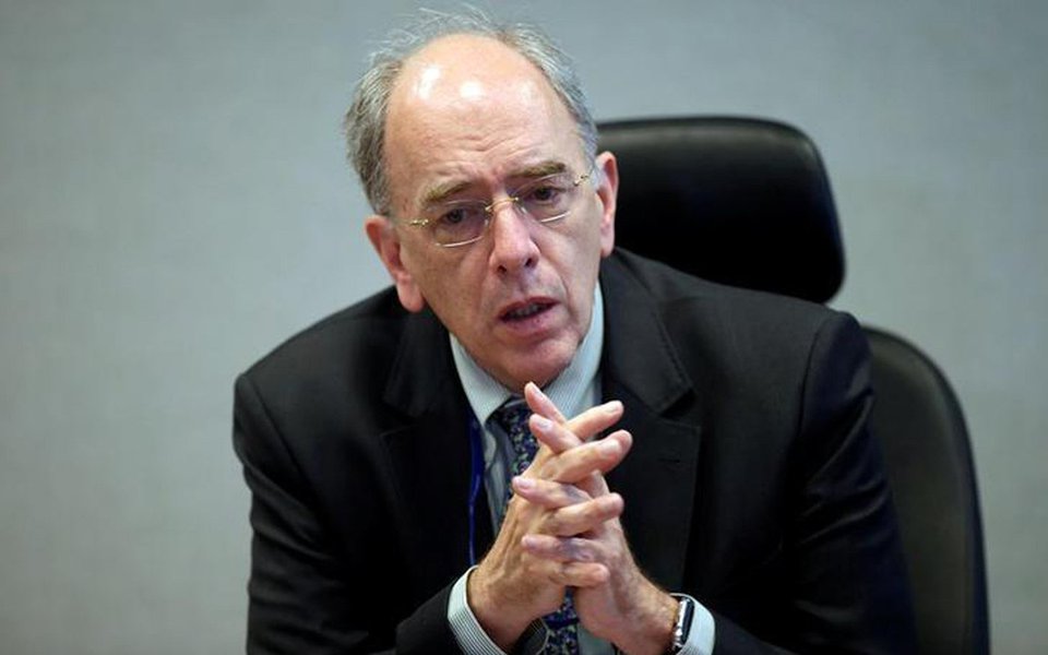 Estatal comandada por Pedro Parente disse considerar a flexibilização da exigência do conteúdo local na plataforma do projeto Piloto de Libra um "sinal positivo para a competitividade da indústria de óleo e gás no Brasil"; por uma decisão da ANP, o consórcio está isento do cumprimento dos índices de conteúdo local para todos os itens do casco e parcialmente das plantas, abrindo espaços para empresas multinacionais ingressarem no disputado segmento de bens e serviços de exploração da camada do pré-sal (Foto: Paulo Emílio) Estatal comandada por Pedro Parente disse considerar a flexibilização da exigência do conteúdo local na plataforma do projeto Piloto de Libra um "sinal positivo para a competitividade da indústria de óleo e gás no Brasil"; por uma decisão da ANP, o consórcio está isento do cumprimento dos índices de conteúdo local para todos os itens do casco e parcialmente das plantas, abrindo espaços para empresas multinacionais ingressarem no disputado segmento de bens e serviços de exploração da camada do pré-sal