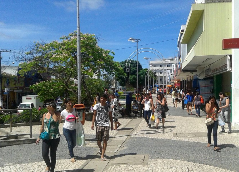 A menos de um ano para as eleições de 2018, Arapiraca, o município mais importante do interior de Alagoas, já tem pelo menos 11 candidatos a deputado, sendo que 9 pretendem disputar uma vaga na Assembleia Legislativa; com 135 mil eleitores, Arapiraca tem quatro deputados estaduais, mas não tem representante na Câmara Federal (Foto: Voney Malta) A menos de um ano para as eleições de 2018, Arapiraca, o município mais importante do interior de Alagoas, já tem pelo menos 11 candidatos a deputado, sendo que 9 pretendem disputar uma vaga na Assembleia Legislativa; com 135 mil eleitores, Arapiraca tem quatro deputados estaduais, mas não tem representante na Câmara Federal
