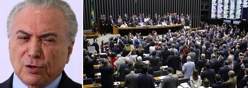 Levantamento do Instituto Paraná Pesquisas exclusivo para o 247 mostra que a população brasileira não irá tolerar os deputados que derem voto pelo arquivamento da segunda denúncia contra Michel Temer, de organização criminosa e obstrução de Justiça; segundo a pesquisa, 74,9% dos entrevistados disseram que não reelegeriam um deputado federal que votasse contra a denúncia de Temer; o instituto também perguntou se os brasileiros votariam em um candidato a presidente apoiado por Michel Temer. 75,8% disseram que não votariam; na expectativa de barrar o mais rapidamente possível a denúncia na Câmara, Temer recebeu nessa terça-feira, 3, mais de 50 deputados no Palácio do Planalto e prometeu de tudo: de imposto sindical à burocracia que atrapalha a inscrição de times de futebol em campeonatos (Foto: Aquiles Lins) Levantamento do Instituto Paraná Pesquisas exclusivo para o 247 mostra que a população brasileira não irá tolerar os deputados que derem voto pelo arquivamento da segunda denúncia contra Michel Temer, de organização criminosa e obstrução de Justiça; segundo a pesquisa, 74,9% dos entrevistados disseram que não reelegeriam um deputado federal que votasse contra a denúncia de Temer; o instituto também perguntou se os brasileiros votariam em um candidato a presidente apoiado por Michel Temer. 75,8% disseram que não votariam; na expectativa de barrar o mais rapidamente possível a denúncia na Câmara, Temer recebeu nessa terça-feira, 3, mais de 50 deputados no Palácio do Planalto e prometeu de tudo: de imposto sindical à burocracia que atrapalha a inscrição de times de futebol em campeonatos