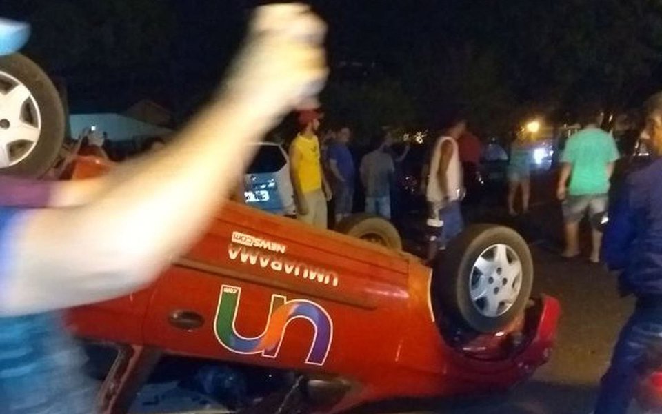A Polícia Civil infirmou que presos da cadeia pública de Umuarama, no noroeste do Paraná, encerraram a rebelião; ao todo, 260 detentos se rebelaram. O local fica anexo ao prédio da delegacia da cidade, abriga 260 presos e tem capacidade para 64 (Foto: Leonardo Lucena) A Polícia Civil infirmou que presos da cadeia pública de Umuarama, no noroeste do Paraná, encerraram a rebelião; ao todo, 260 detentos se rebelaram. O local fica anexo ao prédio da delegacia da cidade, abriga 260 presos e tem capacidade para 64