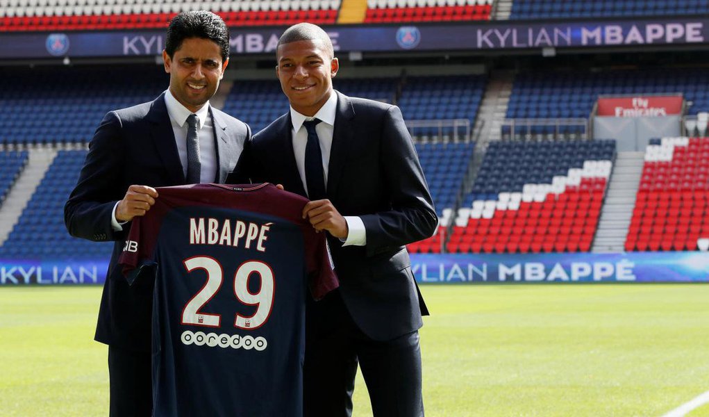 Kylian Mbappé, novo atacante do Paris Saint-Germain, disse que se uniu ao time “pelo projeto”, e não só para jogar ao lado de Neymar; Já o presidente do clube francês, Nasser al-Khelaifi, acrescentou que as duas transferências por valores recordes foram totalmente transparentes e não há nada a esconder sobre essas transações (Foto: Charles Nisz) Kylian Mbappé, novo atacante do Paris Saint-Germain, disse que se uniu ao time “pelo projeto”, e não só para jogar ao lado de Neymar; Já o presidente do clube francês, Nasser al-Khelaifi, acrescentou que as duas transferências por valores recordes foram totalmente transparentes e não há nada a esconder sobre essas transações