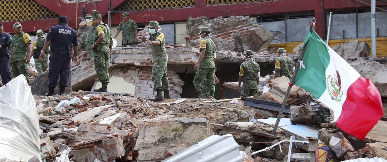 Pelo menos 61 pessoas morreram quando o terremoto mais forte a atingir o México em mais de oito décadas arrasou edifícios, obrigou retiradas em massa e disparou alertas até no sudeste da Ásia; o terremoto de magnitude 8,1 ocorrido no litoral sul na noite de quinta-feira foi mais forte do que um tremor devastador de 1985 que arrasou partes da Cidade do México e matou milhares de pessoas (Foto: Aquiles Lins) Pelo menos 61 pessoas morreram quando o terremoto mais forte a atingir o México em mais de oito décadas arrasou edifícios, obrigou retiradas em massa e disparou alertas até no sudeste da Ásia; o terremoto de magnitude 8,1 ocorrido no litoral sul na noite de quinta-feira foi mais forte do que um tremor devastador de 1985 que arrasou partes da Cidade do México e matou milhares de pessoas