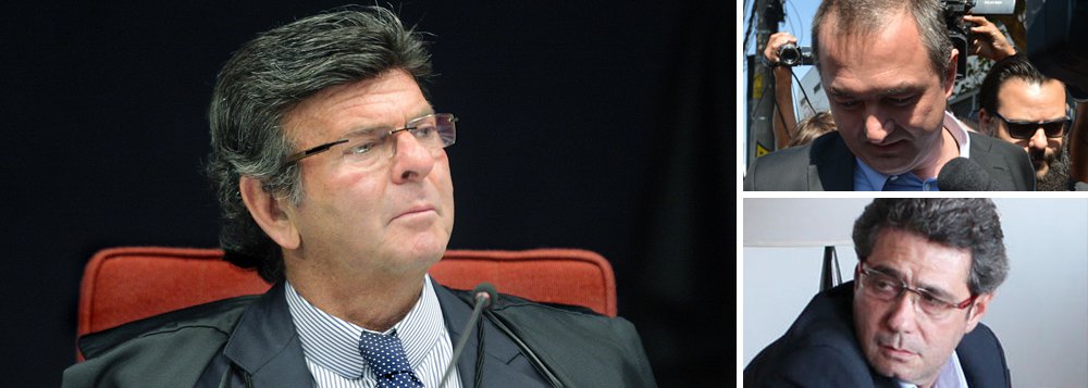 O ministro do Supremo Tribunal Federal (STF) Luiz Fux disse hoje (6) que os delatores da JBS deveriam passar do "exílio nova-iorquino para o exílio da Papuda", fazendo referência ao presídio localizado no Distrito Federal; "Eles ludibriaram o Ministério Público, eles degradaram a imagem do país no plano internacional, eles atentaram contra a dignidade da Justiça e eles revelaram a arrogância dos criminosos de colarinho branco. De sorte que eu deixo ao Ministério Público a opção de fazer com que esses participantes dessa cadeia criminosa, que confessaram diversas corrupções, que eles passassem do exílio nova-iorquino para o exílio da Papuda", disse (Foto: Aquiles Lins) O ministro do Supremo Tribunal Federal (STF) Luiz Fux disse hoje (6) que os delatores da JBS deveriam passar do "exílio nova-iorquino para o exílio da Papuda", fazendo referência ao presídio localizado no Distrito Federal; "Eles ludibriaram o Ministério Público, eles degradaram a imagem do país no plano internacional, eles atentaram contra a dignidade da Justiça e eles revelaram a arrogância dos criminosos de colarinho branco. De sorte que eu deixo ao Ministério Público a opção de fazer com que esses participantes dessa cadeia criminosa, que confessaram diversas corrupções, que eles passassem do exílio nova-iorquino para o exílio da Papuda", disse