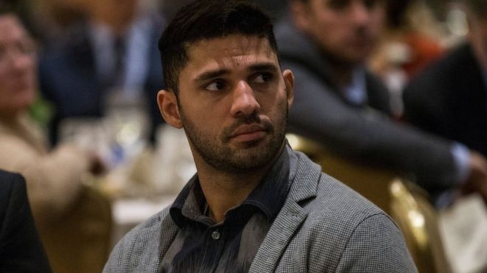 "A Globo alegou corrupção para orquestrar o golpe. Agora foi pega pagando propina para a Fifa. Nunca foi sobre corrupção!", escreveu o vereador do Rio de Janeiro David Miranda (PSOL) no Twitter; ele se refere à denúncia de que a Rede Globo pagou propina diretamente pelos direitos de transmissão de jogos da FIFA no Brasil (Foto: Romulo Faro) "A Globo alegou corrupção para orquestrar o golpe. Agora foi pega pagando propina para a Fifa. Nunca foi sobre corrupção!", escreveu o vereador do Rio de Janeiro David Miranda (PSOL) no Twitter; ele se refere à denúncia de que a Rede Globo pagou propina diretamente pelos direitos de transmissão de jogos da FIFA no Brasil