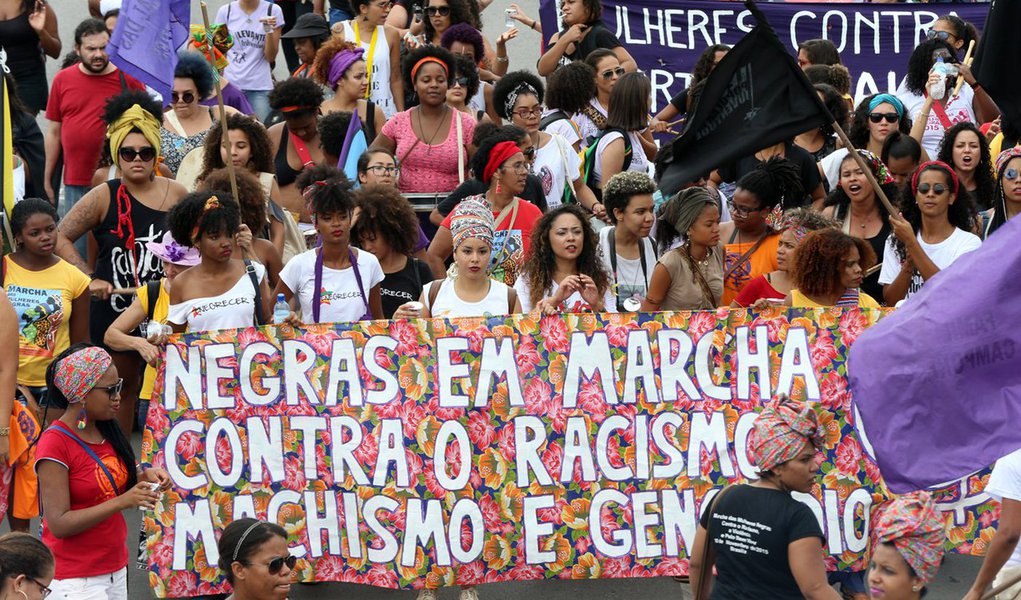 Militantes vão às ruas para reivindicar um novo projeto político para a população preta; concentração em São Paulo será a partir das 13h, no vão livre do Masp, na Avenida Paulista, de onde a manifestação segue em passeata até o Teatro Municipal, também no centro da capital; "Vamos às ruas contra o genocídio da juventude e todos os retrocessos que o governo golpista vem implementando no país. Não podemos esquecer também do prefeito João Doria e do governador Geraldo Alckmin, que têm o mesmo projeto de Temer", afirmou Sandra Mariano, da Coordenação Nacional de Entidades Negras (Conen) (Foto: Aquiles Lins) Militantes vão às ruas para reivindicar um novo projeto político para a população preta; concentração em São Paulo será a partir das 13h, no vão livre do Masp, na Avenida Paulista, de onde a manifestação segue em passeata até o Teatro Municipal, também no centro da capital; "Vamos às ruas contra o genocídio da juventude e todos os retrocessos que o governo golpista vem implementando no país. Não podemos esquecer também do prefeito João Doria e do governador Geraldo Alckmin, que têm o mesmo projeto de Temer", afirmou Sandra Mariano, da Coordenação Nacional de Entidades Negras (Conen)