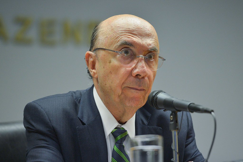 Brasília - O ministro da Fazenda, Henrique Meirelles anuncia durante entrevista a imprensa, o novo presidente do Banco Central, o economista Ilan Goldfajn (José Cruz/Agência Brasil) (Foto: Leonardo Lucena) Brasília - O ministro da Fazenda, Henrique Meirelles anuncia durante entrevista a imprensa, o novo presidente do Banco Central, o economista Ilan Goldfajn (José Cruz/Agência Brasil)
