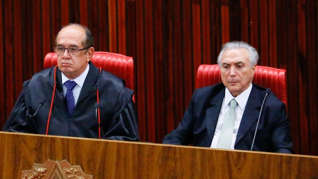 Com a simpatia de Michel Temer e do presidente do TSE, ministro Gilmar Mendes, um grupo de parlamentares decidiu trabalhar pela aprovação de uma proposta que institui o regime de governo parlamentarista como forma de dar uma resposta mais permanente para as constantes crises de governabilidade por que tem passado o país em sua história recente; a articulação com maior número de adeptos é aprovar uma mudança legal para valer a partir de 2023 (Foto: Gisele Federicce) Com a simpatia de Michel Temer e do presidente do TSE, ministro Gilmar Mendes, um grupo de parlamentares decidiu trabalhar pela aprovação de uma proposta que institui o regime de governo parlamentarista como forma de dar uma resposta mais permanente para as constantes crises de governabilidade por que tem passado o país em sua história recente; a articulação com maior número de adeptos é aprovar uma mudança legal para valer a partir de 2023