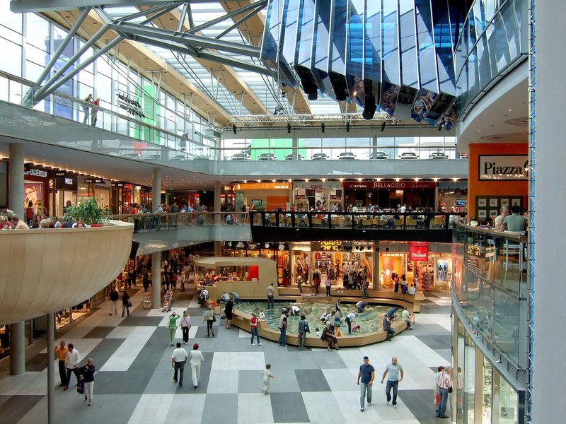 A Associação Brasileira dos Shopping Centers (Abrasce) prevê alta de 7% nas vendas deste final de ano em comparação com o ano passado; o índice é resultado de pesquisa feita entre os associados em todo o país; o setor comemora a expectativa, já quem em 2016 a ampliação das vendas no período natalino foi de apenas 0,3% sobre 2015, ou seja, de estagnação; de acordo com o levantamento, as categorias que devem ter maior influência no crescimento das vendas serão vestuário, eletroeletrônicos e calçados (Foto: Voney Malta) A Associação Brasileira dos Shopping Centers (Abrasce) prevê alta de 7% nas vendas deste final de ano em comparação com o ano passado; o índice é resultado de pesquisa feita entre os associados em todo o país; o setor comemora a expectativa, já quem em 2016 a ampliação das vendas no período natalino foi de apenas 0,3% sobre 2015, ou seja, de estagnação; de acordo com o levantamento, as categorias que devem ter maior influência no crescimento das vendas serão vestuário, eletroeletrônicos e calçados