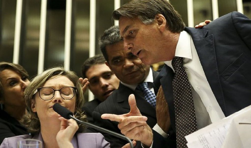 A deputada federal Maria do Rosário (PT-RS) quer atuar como assistente de acusação no processo movido pela Procuradoria-Geral da República contra o deputado Jair Bolsonaro (PSC-RJ); o pedido da petista foi encaminhado ao ministro Luiz Fux, relator do caso; o Ministério Público Federal denunciou o parlamentar por incitação à prática do crime de estupro (Foto: Leonardo Lucena) A deputada federal Maria do Rosário (PT-RS) quer atuar como assistente de acusação no processo movido pela Procuradoria-Geral da República contra o deputado Jair Bolsonaro (PSC-RJ); o pedido da petista foi encaminhado ao ministro Luiz Fux, relator do caso; o Ministério Público Federal denunciou o parlamentar por incitação à prática do crime de estupro