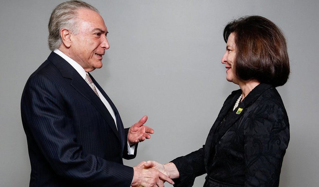 Michel Temer nomeou nesta segunda-feira, 18, nove integrantes para ocupar o Conselho Nacional do Ministério Público (CMNP), órgão responsável por fiscalizar as atividades internas do MP em todo país; a partir desta segunda-feira, o colegiado será presidido pela nova procuradora-geral da República, Raquel Dodge; dos nove indicados, sete entram no CNMP para o primeiro mandato e vão ocupar as cadeiras destinadas aos diferentes ramos do órgão, como o MP Militar, do Trabalho, Estadual e do Distrito Federal (Foto: Aquiles Lins) Michel Temer nomeou nesta segunda-feira, 18, nove integrantes para ocupar o Conselho Nacional do Ministério Público (CMNP), órgão responsável por fiscalizar as atividades internas do MP em todo país; a partir desta segunda-feira, o colegiado será presidido pela nova procuradora-geral da República, Raquel Dodge; dos nove indicados, sete entram no CNMP para o primeiro mandato e vão ocupar as cadeiras destinadas aos diferentes ramos do órgão, como o MP Militar, do Trabalho, Estadual e do Distrito Federal