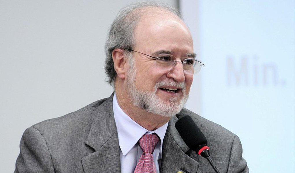O Tribunal de Justiça de Minas Gerais (TJMG) negou os embargos de declaração, com efeito modificativo, apresentados pela defesa do ex-governador Eduardo Azeredo (PSDB); a defesa do tucano tentou anular a sentença já proferida de 20 anos e dez meses de prisão por peculato e lavagem de dinheiro no chamado mensalão mineiro (Foto: Leonardo Lucena) O Tribunal de Justiça de Minas Gerais (TJMG) negou os embargos de declaração, com efeito modificativo, apresentados pela defesa do ex-governador Eduardo Azeredo (PSDB); a defesa do tucano tentou anular a sentença já proferida de 20 anos e dez meses de prisão por peculato e lavagem de dinheiro no chamado mensalão mineiro