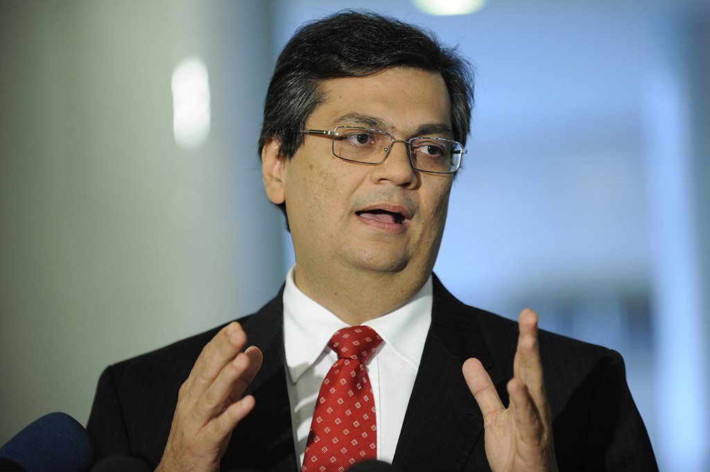 Presidente da Embratur, Flavio Dino, durante entrevista no Palácio do Planalto sobre a redução dos preços dos hotéis no RJ para o Rio+20 (Foto: Leonardo Lucena) Presidente da Embratur, Flavio Dino, durante entrevista no Palácio do Planalto sobre a redução dos preços dos hotéis no RJ para o Rio+20
