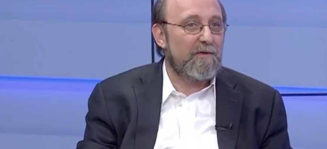 Cientista Miguel Nicolelis bateu duro na gestão do prefeito de São Paulo, João Doria (PSDB). "Assim, aceitamos que crianças passem fome, porque repetir merenda nos trópicos medíocres virou 'choque de gestão' e não uma desumanidade vergonhosa", afirmou ele em sua conta no Twitter; uma escola municipal de São Paulo adotou a prática de marcar os alunos que comem a merenda para eles não repetirem o lanche, quando são servidos alimentos industrializados (Foto: Leonardo Lucena) Cientista Miguel Nicolelis bateu duro na gestão do prefeito de São Paulo, João Doria (PSDB). "Assim, aceitamos que crianças passem fome, porque repetir merenda nos trópicos medíocres virou 'choque de gestão' e não uma desumanidade vergonhosa", afirmou ele em sua conta no Twitter; uma escola municipal de São Paulo adotou a prática de marcar os alunos que comem a merenda para eles não repetirem o lanche, quando são servidos alimentos industrializados