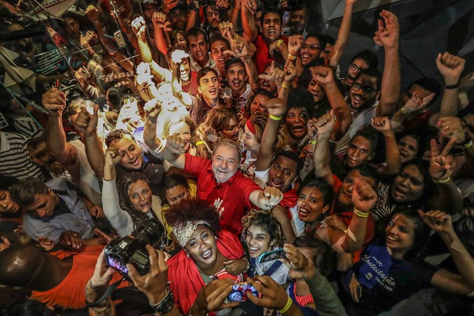 Queiram os iluminados ou não, Lula está de volta. E seja o que o povo quiser (Foto: Urariano Mota) Queiram os iluminados ou não, Lula está de volta. E seja o que o povo quiser