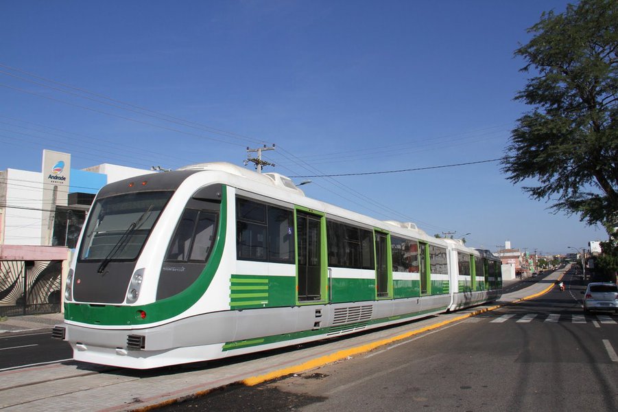 O Tribunal de Contas do Estado do Ceará concedeu um prazo de 10 dias para que a Companhia Cearense de Transportes Metropolitanos (Metrofor) se manifeste acerca do edital do Procedimento de Manifestação de Interesse (PMI) para a futura concessão dos serviços públicos de transporte de passageiros do Metrô de Fortaleza - Linha Sul e os VLT's (Veículo Leve Sobre Trilho) Parangaba/Mucuripe, Sobral e Cariri. Os esclarecimentos foram pedidos pela relatora do processo, conselheira Soraia Victor (Foto: Fatima 247) O Tribunal de Contas do Estado do Ceará concedeu um prazo de 10 dias para que a Companhia Cearense de Transportes Metropolitanos (Metrofor) se manifeste acerca do edital do Procedimento de Manifestação de Interesse (PMI) para a futura concessão dos serviços públicos de transporte de passageiros do Metrô de Fortaleza - Linha Sul e os VLT's (Veículo Leve Sobre Trilho) Parangaba/Mucuripe, Sobral e Cariri. Os esclarecimentos foram pedidos pela relatora do processo, conselheira Soraia Victor
