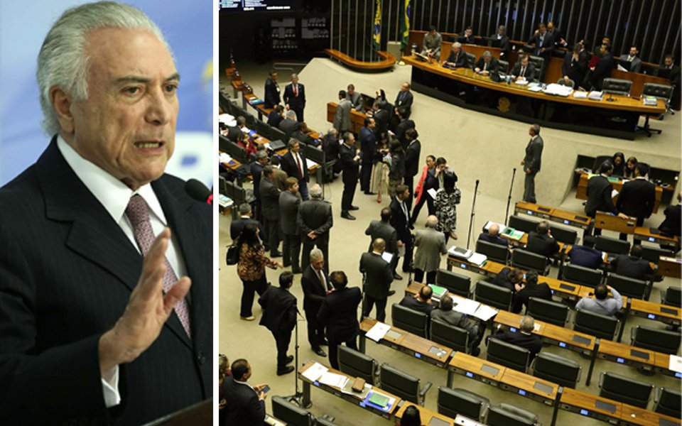 O eleitorado está entregue a máfias competitivas, despachantes dos serviços de cuja responsabilidade o Poder Executivo se evade. Repete-se, nas relações entre Executivos e Legislativos, o mesmo "patrimonialismo" do comércio candidato-eleitor. Aí está Michel Temer e os 266 votos que afiançaram seu caráter e comportamento virginal (Foto: Wanderley Guilherme dos Santos) O eleitorado está entregue a máfias competitivas, despachantes dos serviços de cuja responsabilidade o Poder Executivo se evade. Repete-se, nas relações entre Executivos e Legislativos, o mesmo "patrimonialismo" do comércio candidato-eleitor. Aí está Michel Temer e os 266 votos que afiançaram seu caráter e comportamento virginal