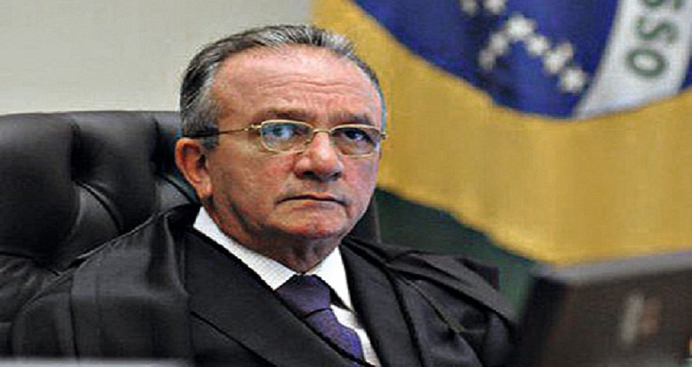 Segundo o ex-ministro Antonio Palocci, Cesar Asfor Rocha teria recebido R$ 5 milhões de suborno da construtora Camargo Corrêa para barrar a Operação Castelo de Areia da Polícia Federal; "Denúncia anônima respalda investigação, mas não legitima interceptações. Foi por essa razão que a decisão liminar foi mantida e ratificada pela Sexta Turma do STJ e pela Primeira Turma do STF, por unanimidade. Asfor Rocha nunca integrou os colegiados citados e jamais fez parte de turmas criminais", diz a defesa de Asfor Rocha (Foto: José Barbacena) Segundo o ex-ministro Antonio Palocci, Cesar Asfor Rocha teria recebido R$ 5 milhões de suborno da construtora Camargo Corrêa para barrar a Operação Castelo de Areia da Polícia Federal; "Denúncia anônima respalda investigação, mas não legitima interceptações. Foi por essa razão que a decisão liminar foi mantida e ratificada pela Sexta Turma do STJ e pela Primeira Turma do STF, por unanimidade. Asfor Rocha nunca integrou os colegiados citados e jamais fez parte de turmas criminais", diz a defesa de Asfor Rocha