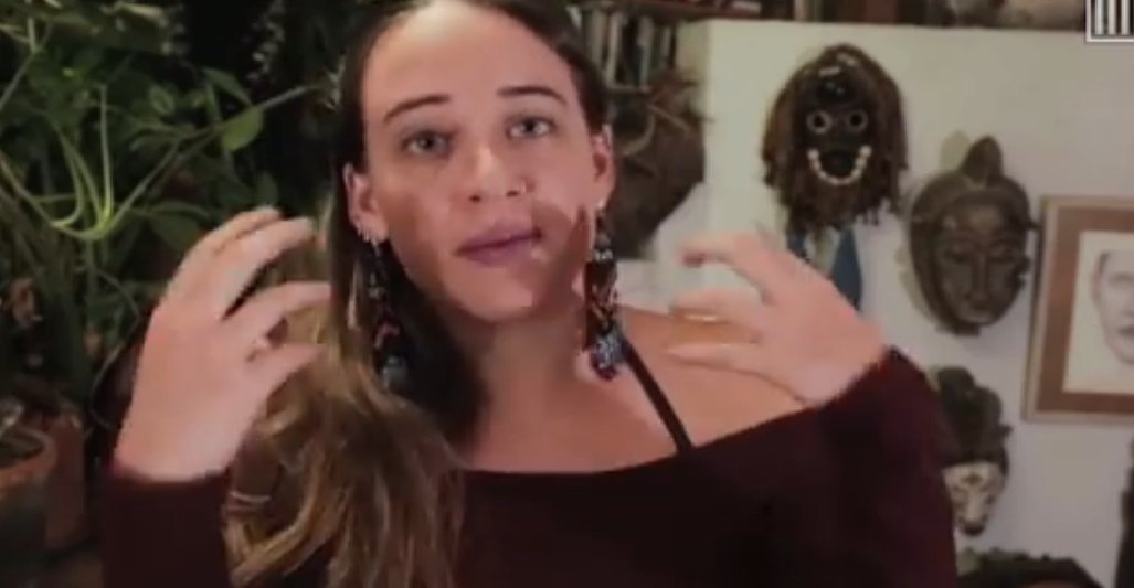 Em vídeo da coluna da Isa Penna no Mídia Ninja, ela tenta desmistificar alguns mitos do fascismo; ao questionar se existe fascismo no Brasil, e Isa diz que é importante destacar que o fascista vai "construir um inimigo social"; após citar expressões como "bandido bom é bandido morto"; "mulheres têm que ganhar menos porque engravidam", ela afirma que são palavras de um discurso fascista, porque querem "eliminar a diferença"; um segundo elemento é a ideia da supremacia, acrescenta; "Um setor social quer a supremacia desse sujeito sobre as mulheres, negros" (Foto: Leonardo Lucena) Em vídeo da coluna da Isa Penna no Mídia Ninja, ela tenta desmistificar alguns mitos do fascismo; ao questionar se existe fascismo no Brasil, e Isa diz que é importante destacar que o fascista vai "construir um inimigo social"; após citar expressões como "bandido bom é bandido morto"; "mulheres têm que ganhar menos porque engravidam", ela afirma que são palavras de um discurso fascista, porque querem "eliminar a diferença"; um segundo elemento é a ideia da supremacia, acrescenta; "Um setor social quer a supremacia desse sujeito sobre as mulheres, negros"