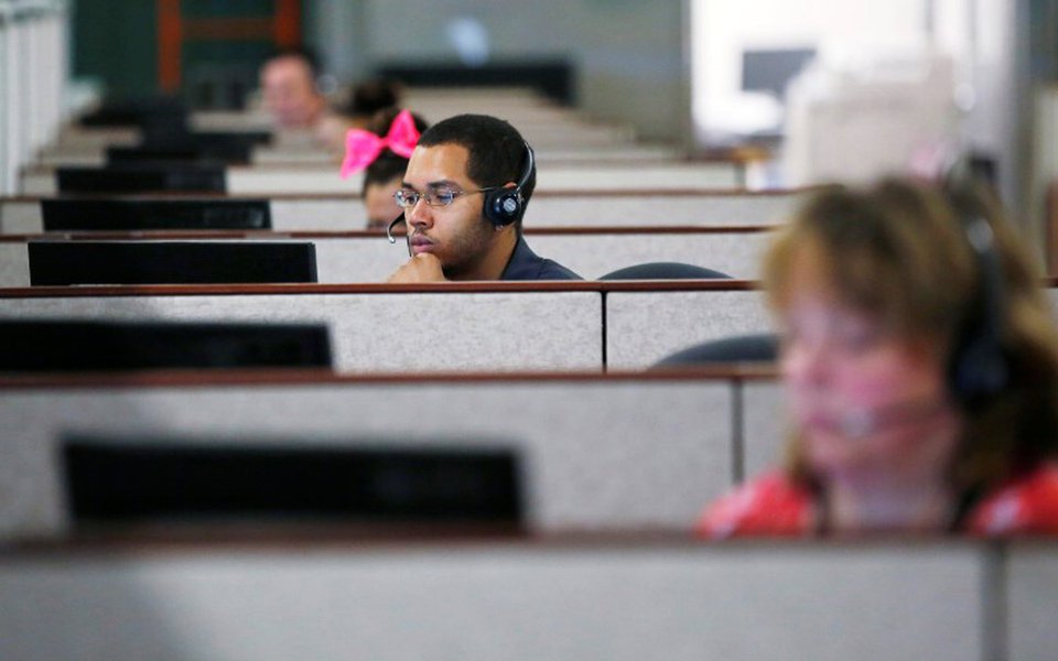 O volume do setor de serviços do Brasil cresceu 1,3 por cento em junho em relação a maio e teve queda de 3,0 por cento na comparação com o mesmo mês do ano anterior, informou o Instituto Brasileiro de Geografia e Estatística (IBGE) nesta quarta-feira (Foto: Aquiles Lins) O volume do setor de serviços do Brasil cresceu 1,3 por cento em junho em relação a maio e teve queda de 3,0 por cento na comparação com o mesmo mês do ano anterior, informou o Instituto Brasileiro de Geografia e Estatística (IBGE) nesta quarta-feira