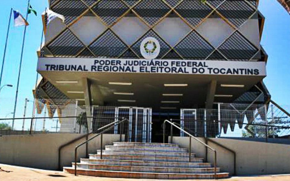 O TRE-TO publicou no Diário Oficial da União o Edital do concurso público para preenchimento de vagas e formação de cadastro reserva para cargos de Analista e Técnico Judiciário; o certame será executado pelo Centro Brasileiro de Pesquisa em Avaliação e Seleção e de Promoção de Eventos (Cebrasp); são 10 vagas, sendo 5 para nível superior e 5 para área técnica; também há vaga no cadastro de reserva para o cargo de Analista Judiciário Área Administrativa; os salários variam de R$ 6 mil para nível médio e passam de R$ 10 mil para nível superior (Foto: Leonardo Lucena) O TRE-TO publicou no Diário Oficial da União o Edital do concurso público para preenchimento de vagas e formação de cadastro reserva para cargos de Analista e Técnico Judiciário; o certame será executado pelo Centro Brasileiro de Pesquisa em Avaliação e Seleção e de Promoção de Eventos (Cebrasp); são 10 vagas, sendo 5 para nível superior e 5 para área técnica; também há vaga no cadastro de reserva para o cargo de Analista Judiciário Área Administrativa; os salários variam de R$ 6 mil para nível médio e passam de R$ 10 mil para nível superior