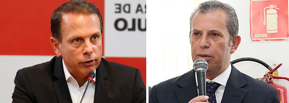 Prefeito de São Paulo, João Doria (PSDB) nomeou para o cargo de chefe da assessoria técnica da Secretaria do Governo o ex-prefeito de Cotia Antônio Carlos de Camargo (PSDB), condenado a inelegibilidade por um prazo de oito anos por abuso de poder político; em fevereiro deste ano, Carlão voltou a ser condenado, desta vez por improbidade administrativa, diz o jornalista Kiko Nogueira, do Diário do Centro do Mundo; "Houve ainda a exoneração de mil cargos de confiança inventados por ele", destaca o DCM; "De acordo com o juiz Diógenes, Carlão praticou "o intenso e repetido desrespeito à moralidade administrativa", completa (Foto: Paulo Emílio) Prefeito de São Paulo, João Doria (PSDB) nomeou para o cargo de chefe da assessoria técnica da Secretaria do Governo o ex-prefeito de Cotia Antônio Carlos de Camargo (PSDB), condenado a inelegibilidade por um prazo de oito anos por abuso de poder político; em fevereiro deste ano, Carlão voltou a ser condenado, desta vez por improbidade administrativa, diz o jornalista Kiko Nogueira, do Diário do Centro do Mundo; "Houve ainda a exoneração de mil cargos de confiança inventados por ele", destaca o DCM; "De acordo com o juiz Diógenes, Carlão praticou "o intenso e repetido desrespeito à moralidade administrativa", completa