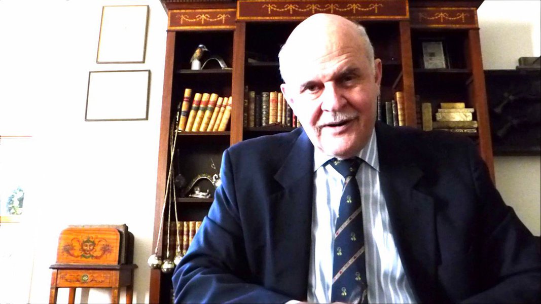 The Intercept fala sobre o argentino-americano Alejandro Chafuen (foto) e como sua fundação, a Atlas Economic Research Foundation, organização sem fins lucrativos conhecida como Atlas Network (Rede Atlas), financia grupos para derrubar governos socialistas na América Latina; Chafuen exalta a queda da presidente deposta Dilma Roussef; "Estive nas manifestações no Brasil e pensei: 'Nossa, aquele cara tinha uns 17 anos quando o conheci, e agora está ali no trio elétrico liderando o protesto. Incrível!'", disse ele Latin America Liberty Forum 2017, reunião internacional de 'ativistas libertários' patrocinada pela Atlas (Foto: Romulo Faro) The Intercept fala sobre o argentino-americano Alejandro Chafuen (foto) e como sua fundação, a Atlas Economic Research Foundation, organização sem fins lucrativos conhecida como Atlas Network (Rede Atlas), financia grupos para derrubar governos socialistas na América Latina; Chafuen exalta a queda da presidente deposta Dilma Roussef; "Estive nas manifestações no Brasil e pensei: 'Nossa, aquele cara tinha uns 17 anos quando o conheci, e agora está ali no trio elétrico liderando o protesto. Incrível!'", disse ele Latin America Liberty Forum 2017, reunião internacional de 'ativistas libertários' patrocinada pela Atlas